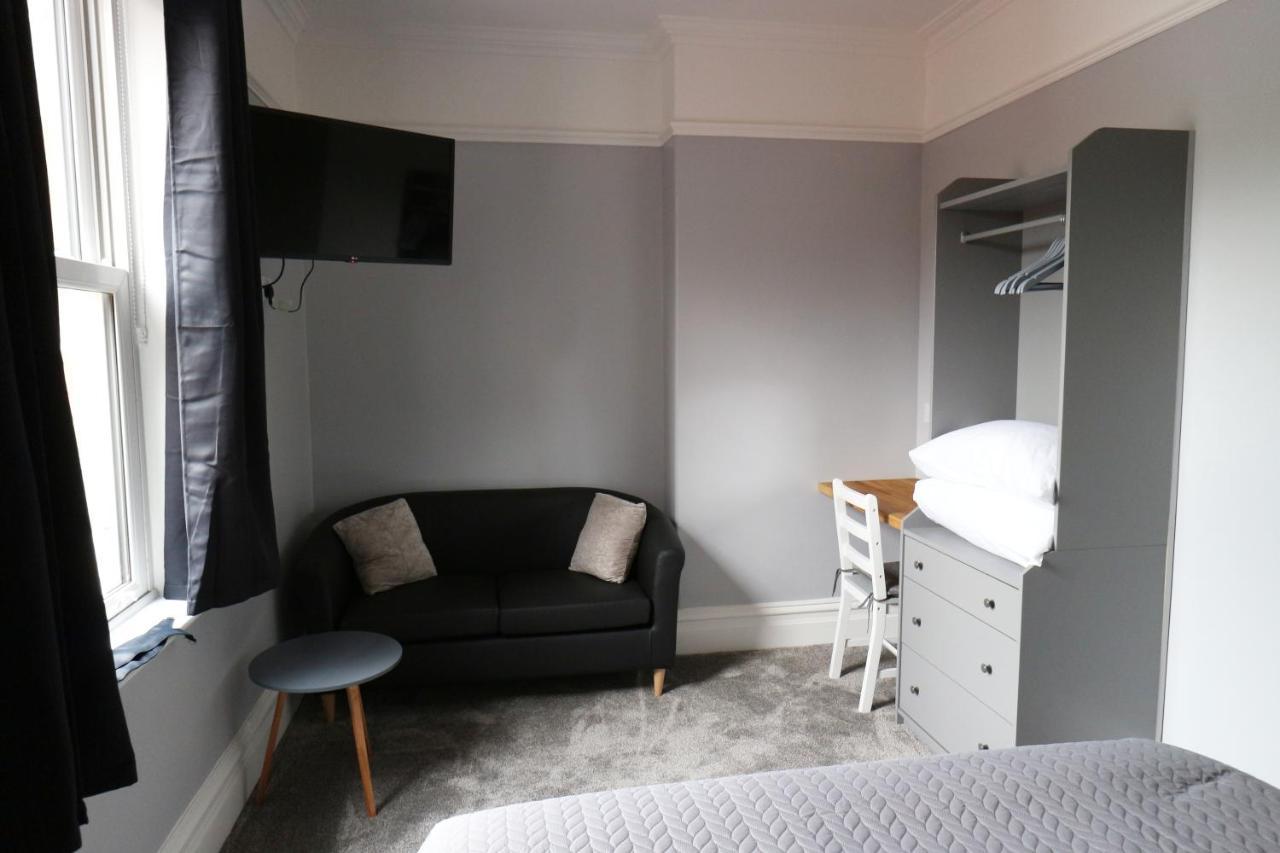 Number 33 Room Only Уитби Екстериор снимка